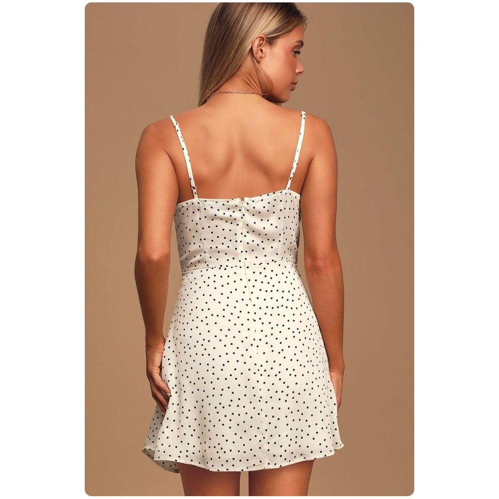 β
NWT Luluβs Spot in My Heart Polka Dot Satin Spring Wedding Guest Mini Dress β
- Picture 13 of 17